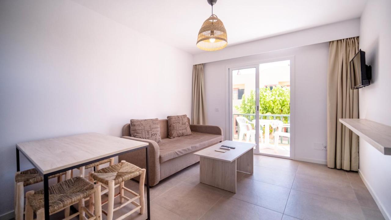 Sant Joan Apartaments - Adults Only Cala'N Blanes  Екстер'єр фото